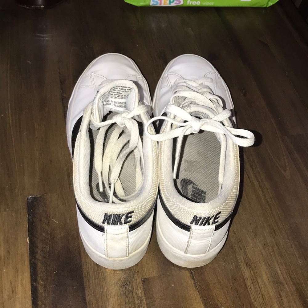 Nike Courts - Picture 2 of 3